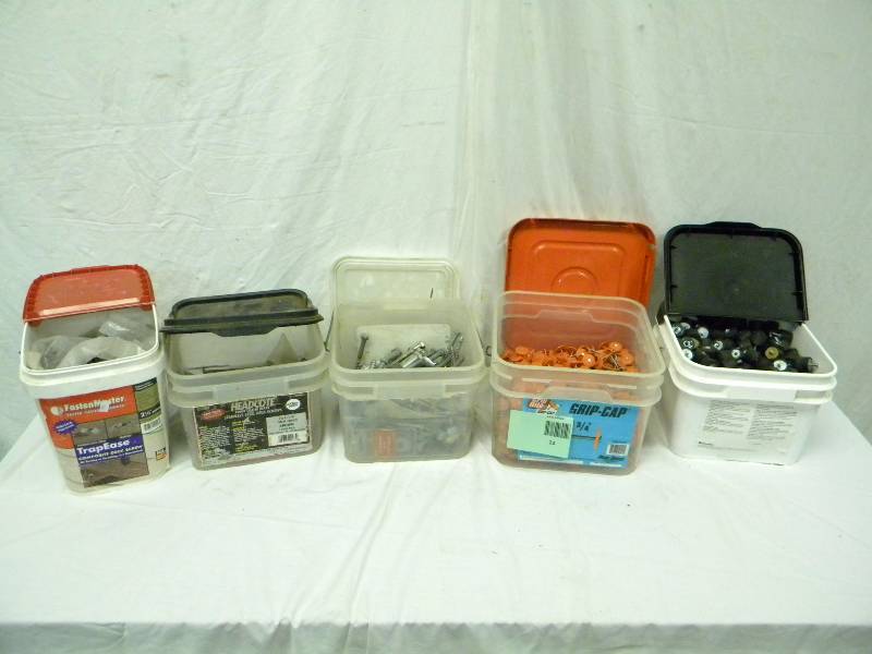 lot 23 image: Hardware Lot