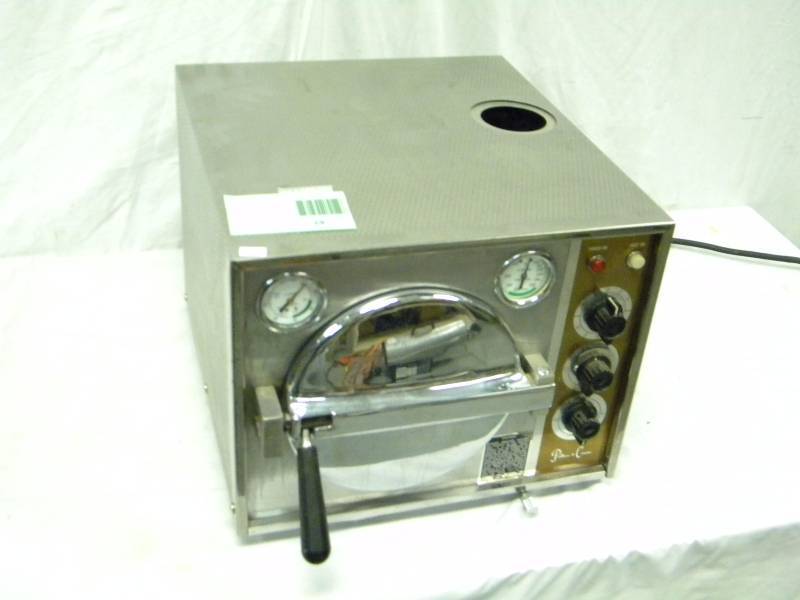 lot 29 image: Medical Sterilizer by Pelton and Crane