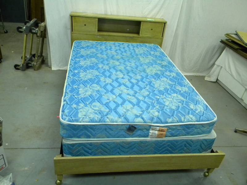 lot 81 image: Full Size bed