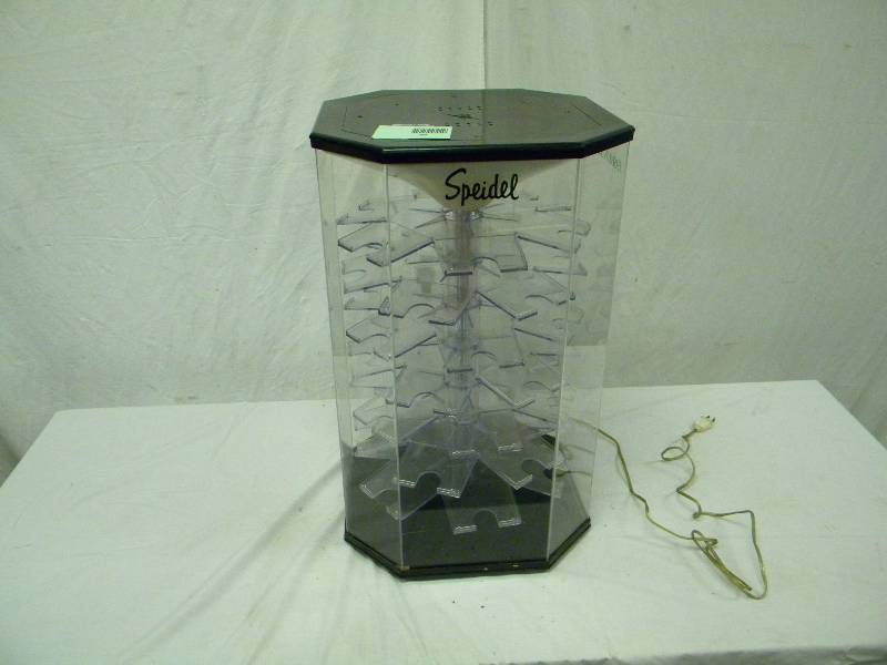 lot 88 image: Display Case