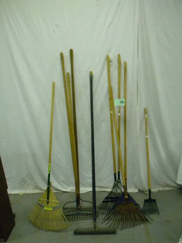 lot 93 image: 10 Piece Rake Lot