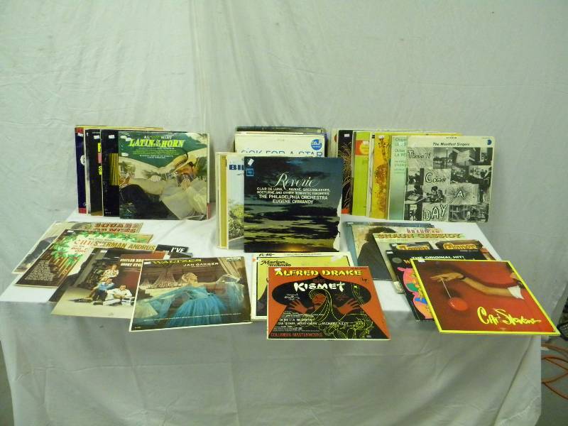 lot 113 image: Record Lot