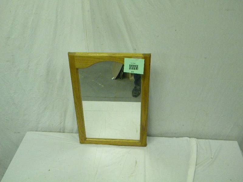 lot 122 image: Medicine Cabinet