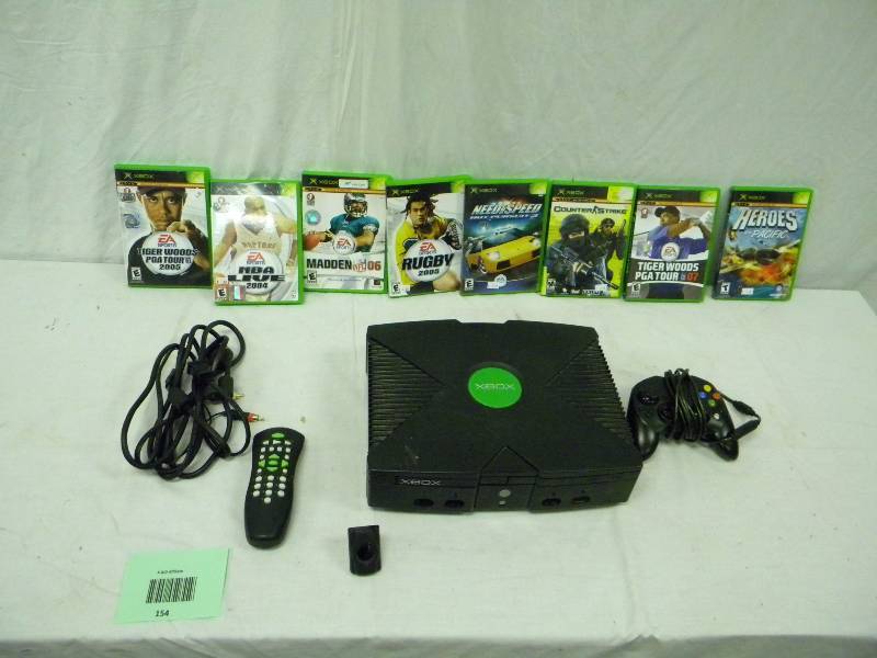 lot 154 image: XBOX Lot