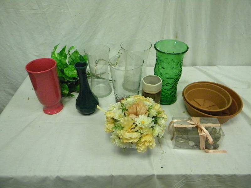 lot 214 image: Houseware Lot