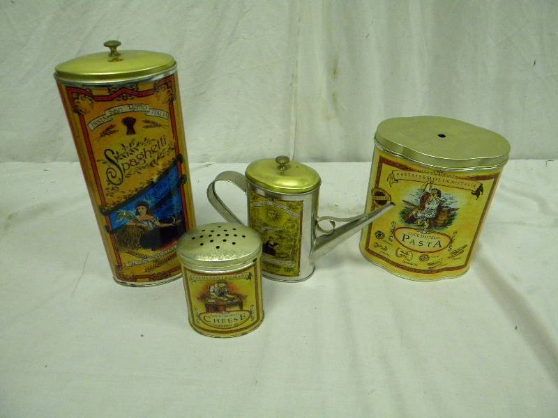 lot 215 image: Vintage Tin Lot