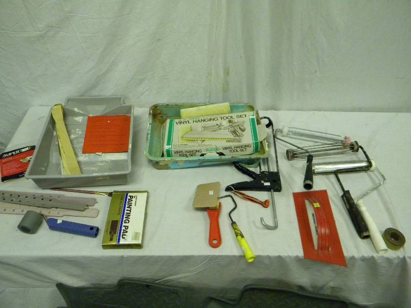 lot 218 image: Lot of painting items