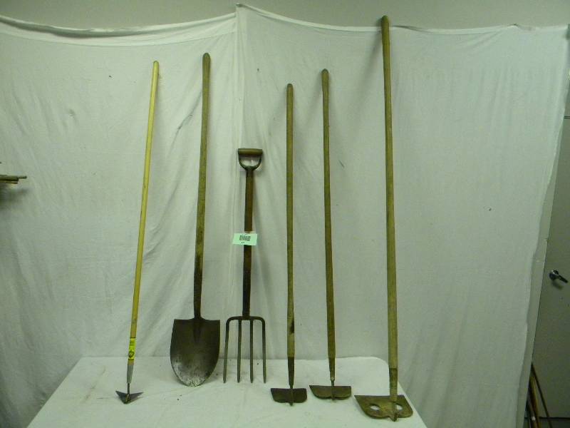 lot 222 image: Garden Lot