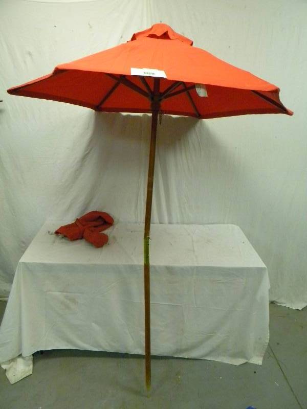 lot 10 image: Patio Table Umbrella