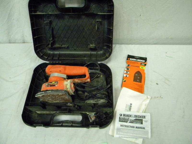 lot 14 image: Black & Decker Sander
