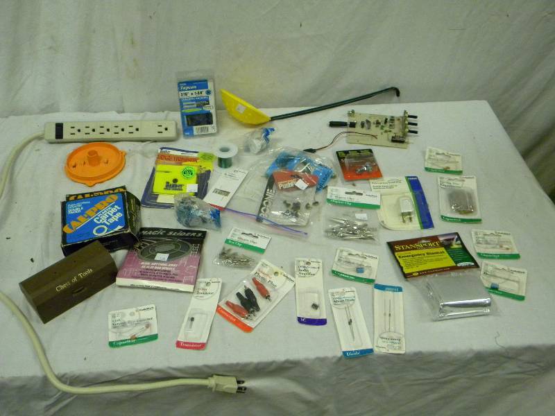 lot 12 image: Electronics Lot