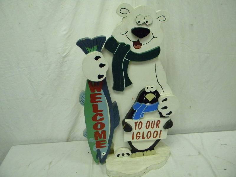 lot 229 image: Winter Lawn Decor