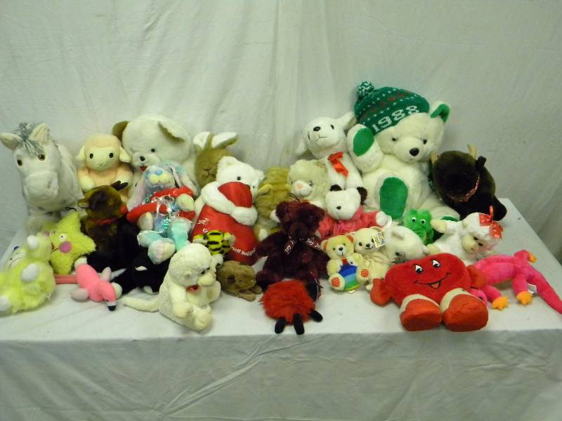 lot 238 image: Lot of Stuffed Animals