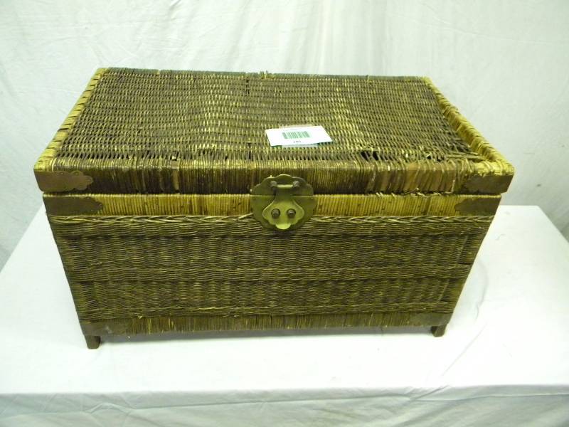 lot 246 image: Wicker Trunk