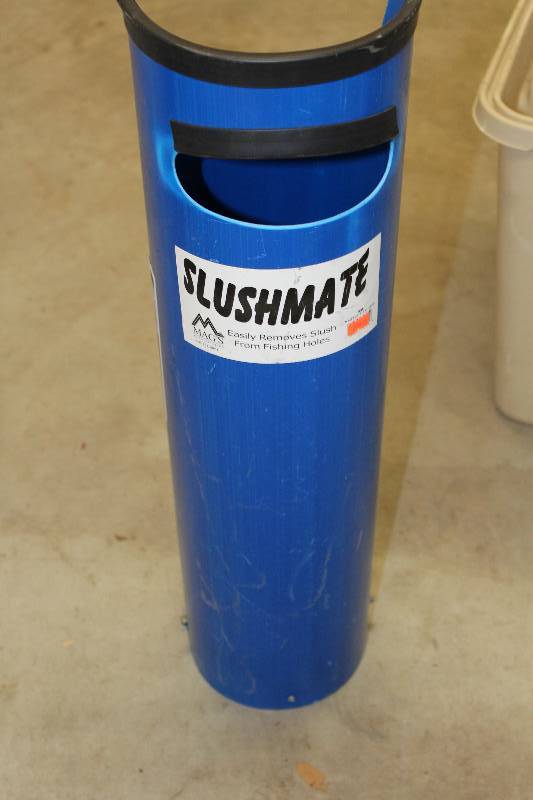 lot 93 image: Slushmate Slush Remover From Fishing Holes.