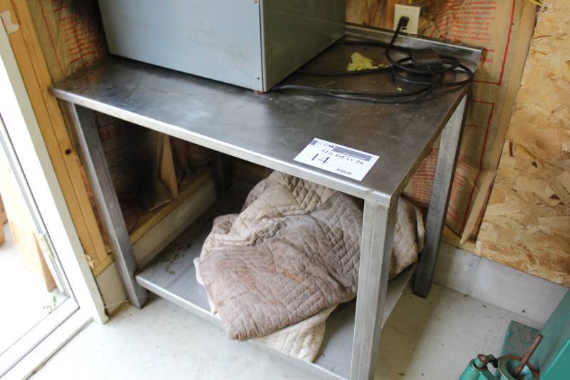 lot 14 image: Stainless steel metal table with lower shelf 36.5 x 25.5 x 36.