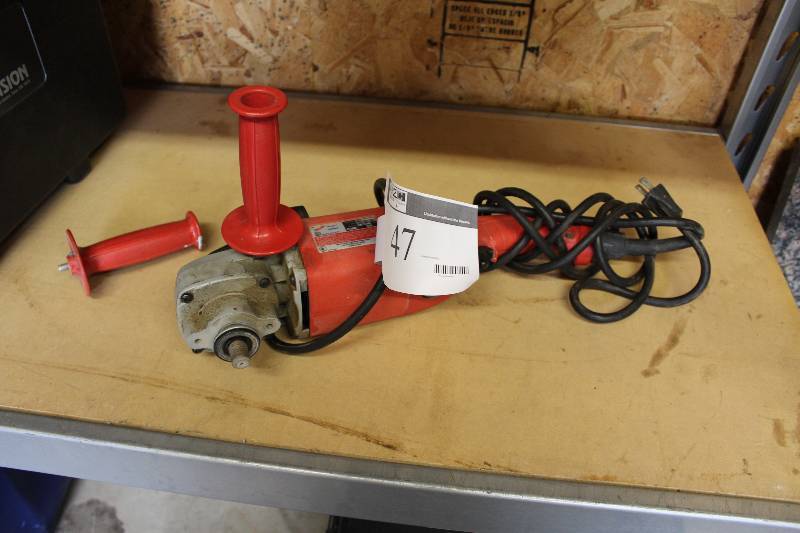 lot 47 image: Milwaukee Heavy-Duty 7 Sander 120V13A.