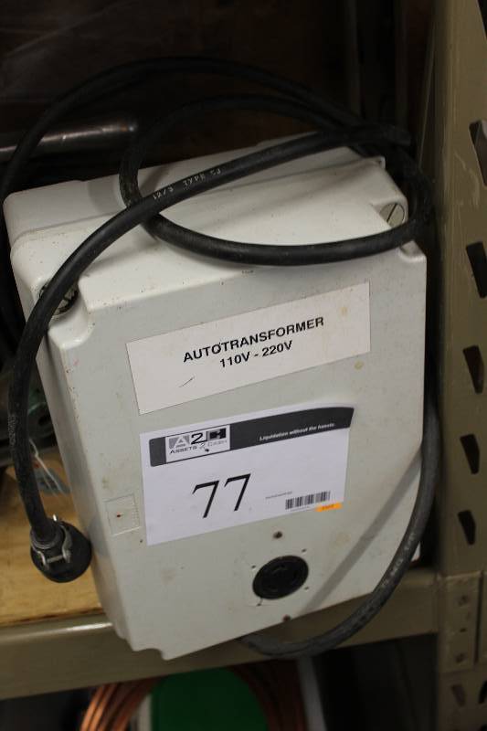 lot 77 image: Autotransformer wCord 110V-220V.