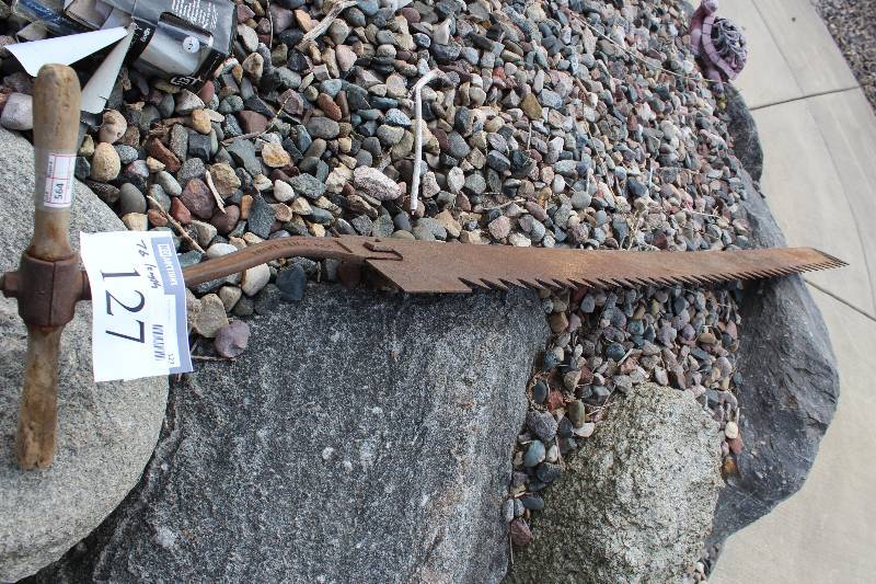 lot 127 image: Vintage Ice Saw wPush Handle 76 Length.