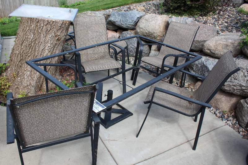lot 118 image: Patio Furniture Lot Including Table wout Glass, 40 x 66 x27 Small Table 20 x 20 x 19, No Glass Small Chairs (2) Chairs (4).