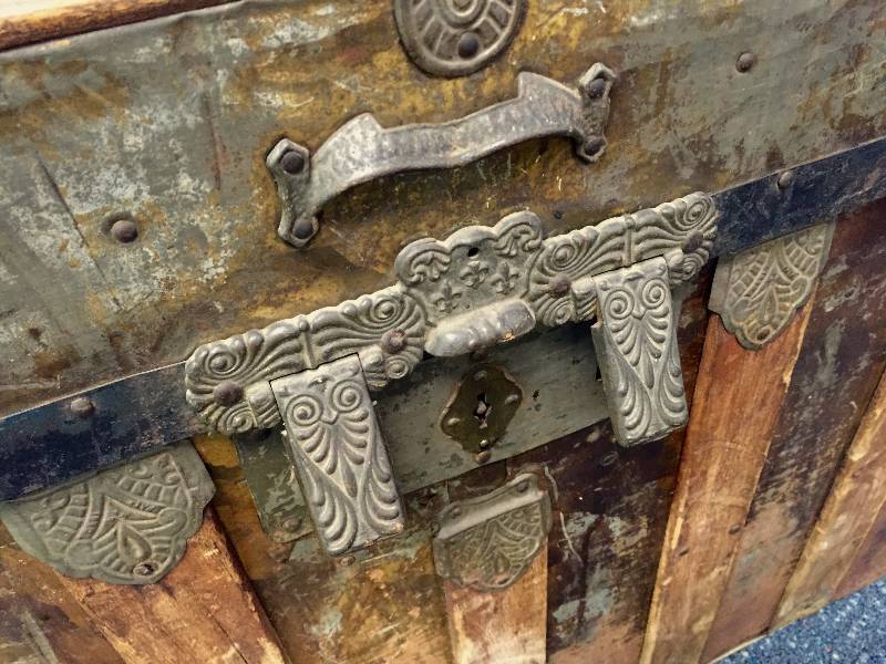 lot 14 image: The Evil Trunk of the foolish Bride from lot 13