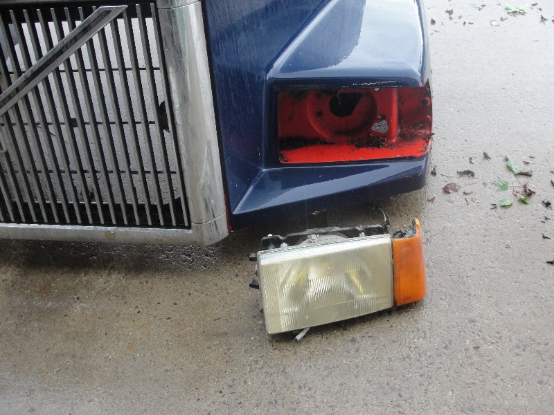 VOLVO - WCA- Truck hood with Headlights