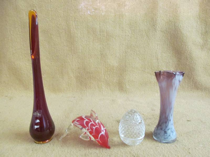 vase, paperweights,