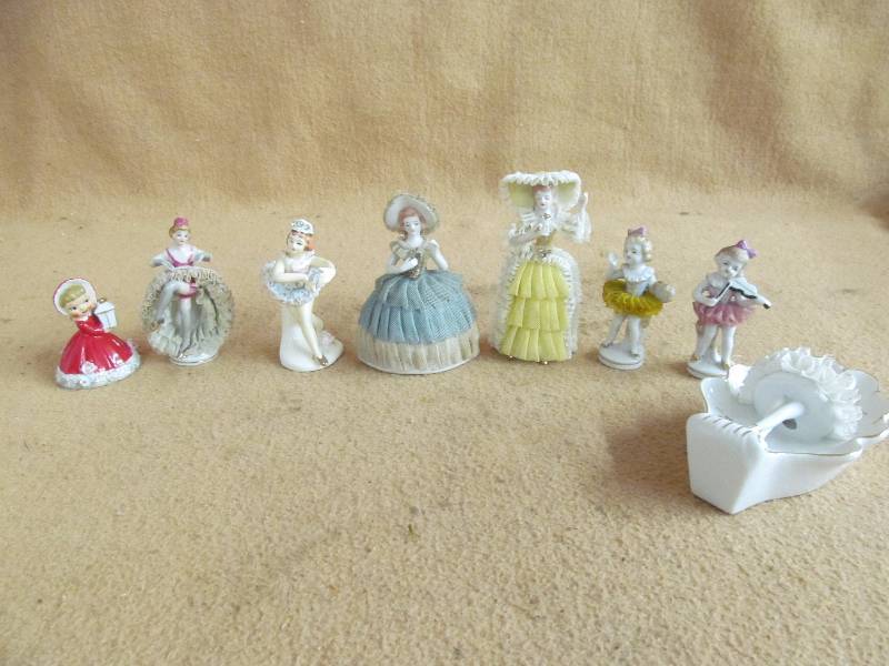 figurines