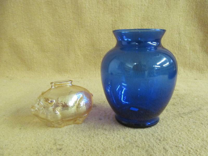 vase and bank