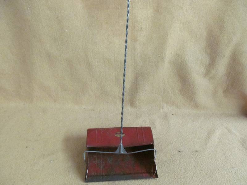 dust pan