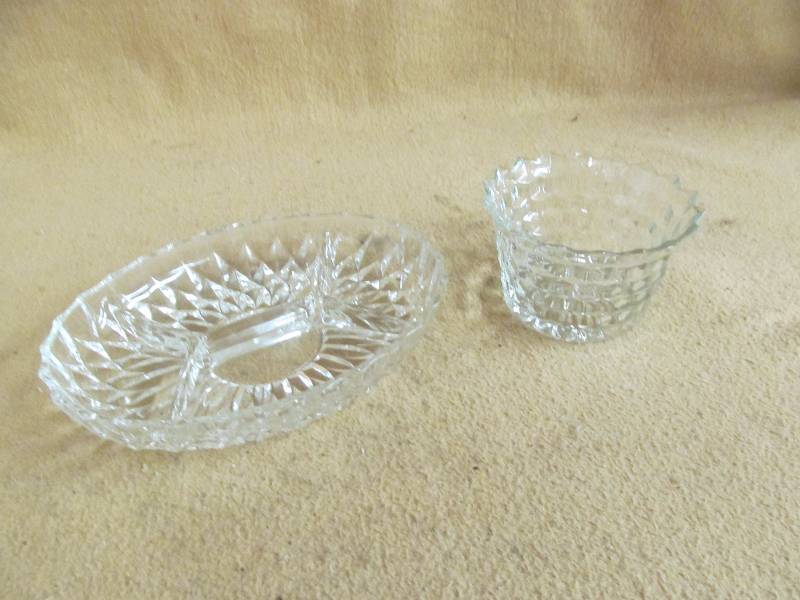 dish and sauce bowl