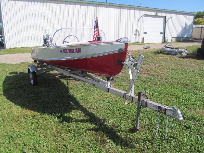 1957 Crestliner 14