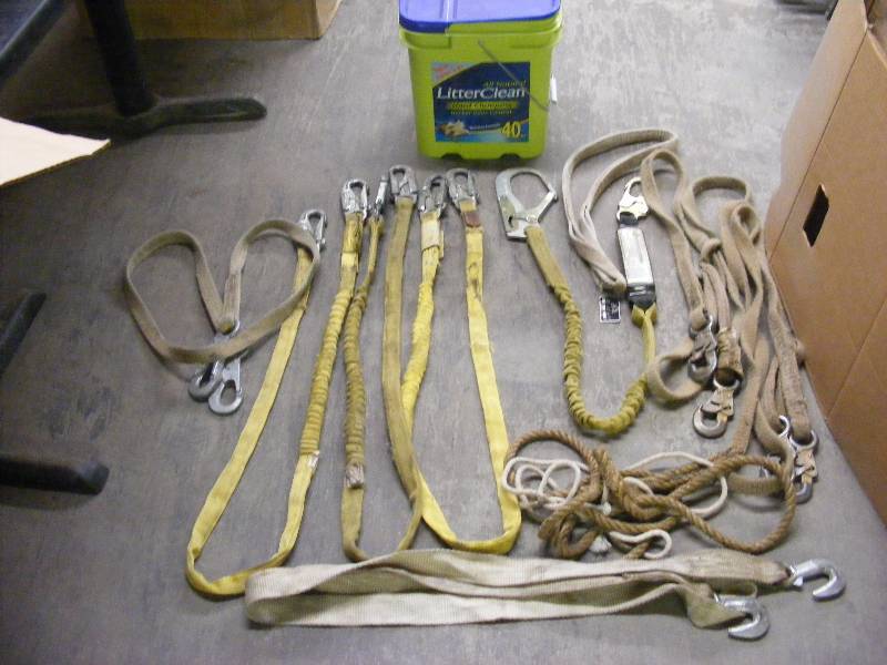 8 piece safety rigging and tow strap with tote.