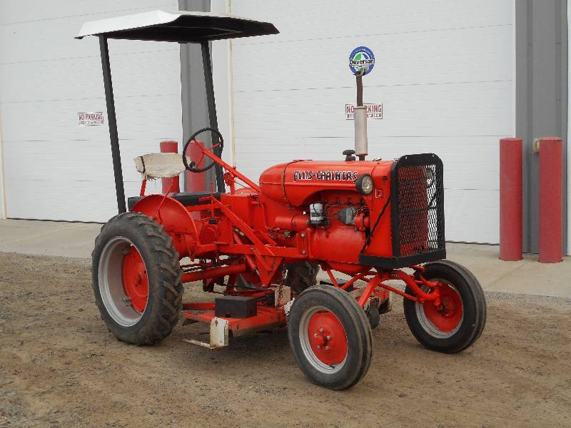 lot 1 image: Allis-Chalmers B Tractor With 60...