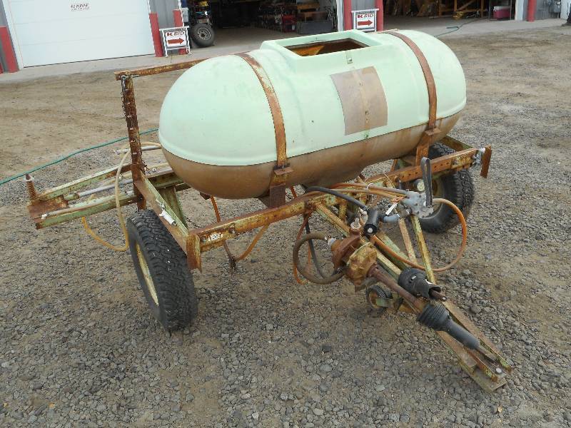 lot 3 image: Walsh Pin-Hitch 200-Gallon Sprayer,...