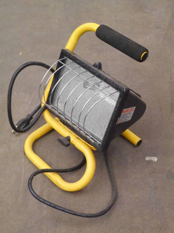 lot 25 image: Portable 120Volt Halogen Work Light...