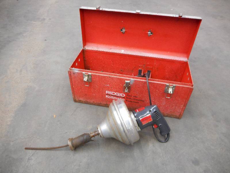 lot 35 image: Ridgid Pipe & Drain Cleaner With Ca...