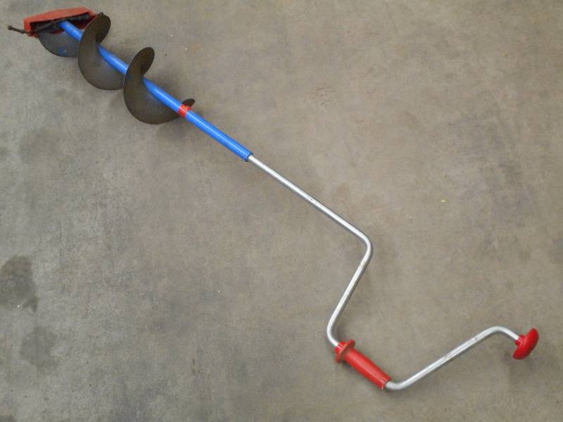 lot 94 image: 8 Ice Auger ...