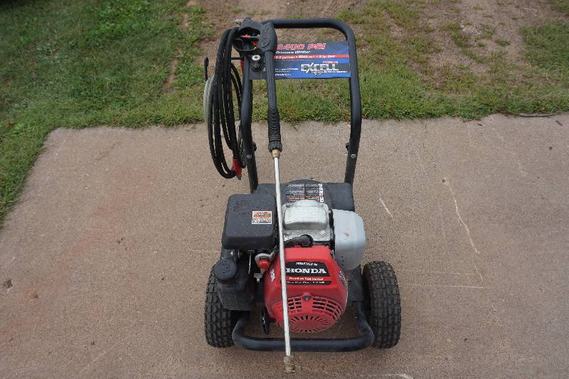 lot 13 image: Excell Brand 2400 PSI Gas Powered Pressure Washer