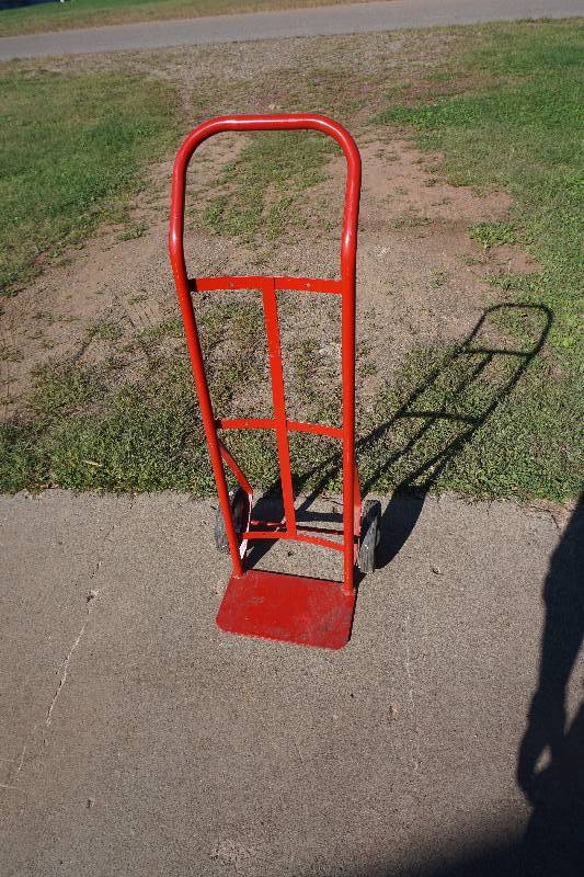 lot 27 image: 2 Wheeled MovingUtility Hand CartDolly