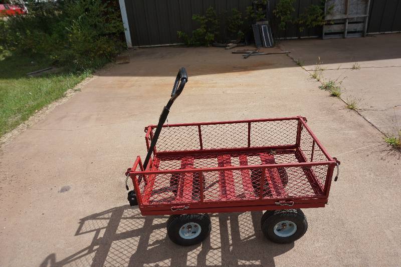 lot 17 image: Heavy Duty Metal Wagon