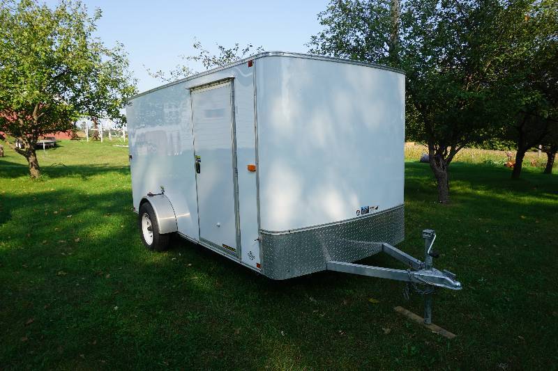lot 1 image: 2005 H & H Cargo XL Series 12 Single Axle Enclosed Trailer