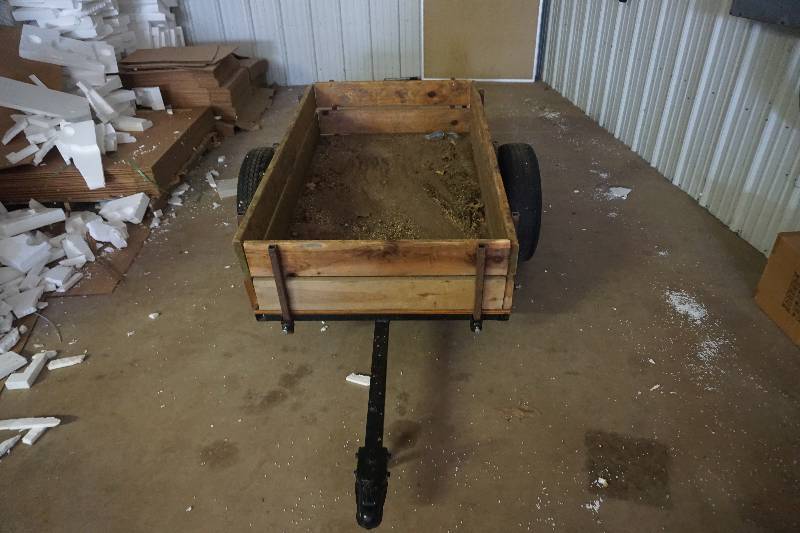 lot 28 image: Home Made 5 Garden Trailer