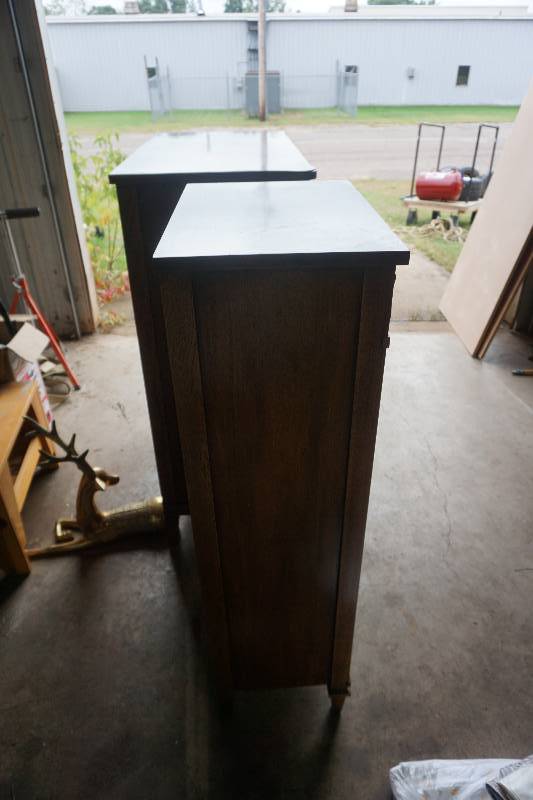lot 37 image: Solid Wood 6 Drawer Dresser