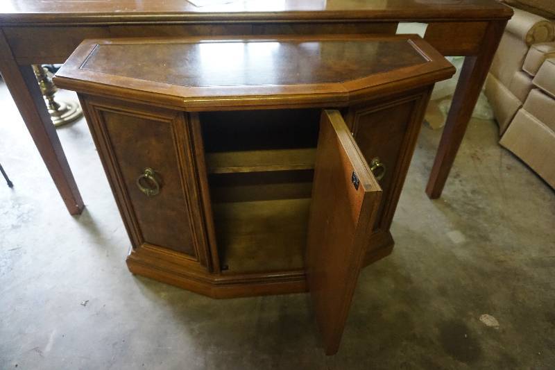 lot 51 image: Wood 3 Door Decorative Hutch