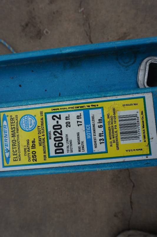 lot 58 image: Werner Model D6020 Electro Master Fiberglass 20 Extension Ladder