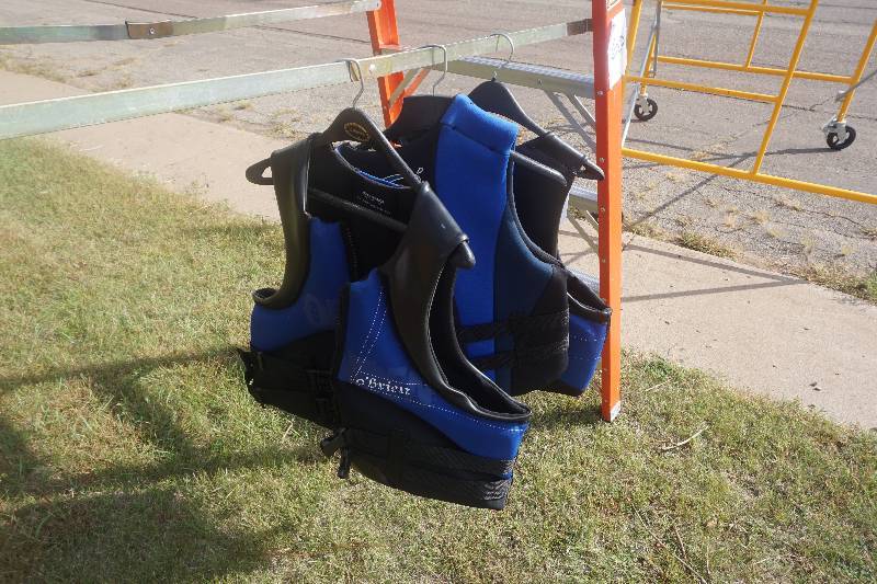 lot 116 image: Lot of 3 - OBrien Life Jackets Adult Large