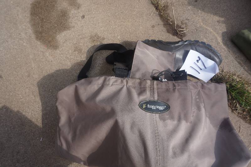 lot 117 image: Froggs Toggs Brand Mens Chest Waiters Size 12