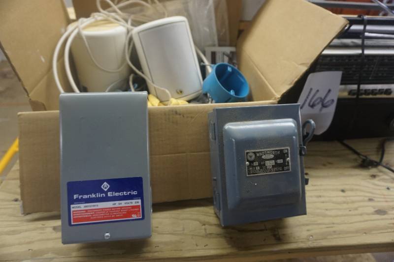 lot 166 image: Lot of Electrical Components