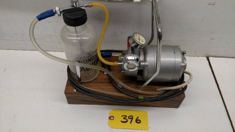 Vintage Gomco Surgical Vacuum, Work...